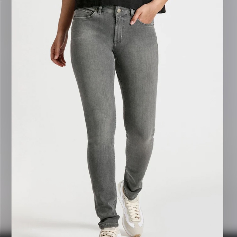 Gray mid rise jeans 👖, size 8/9